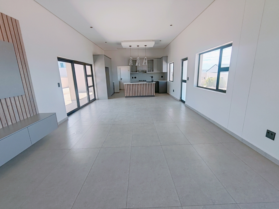 3 Bedroom Property for Sale in Hoogland Western Cape